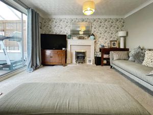 Lounge- click for photo gallery